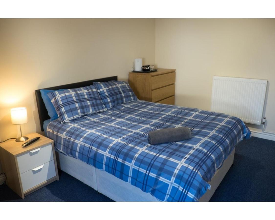 Oyo The Bell Hotel Hoddesdon Buitenkant foto
