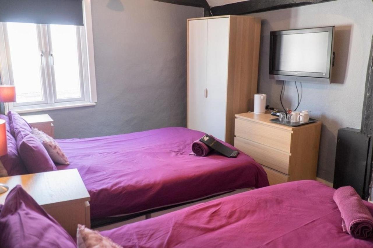 Oyo The Bell Hotel Hoddesdon Buitenkant foto